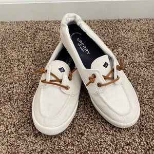 White Slip On Sperry size 8. EUC Womens